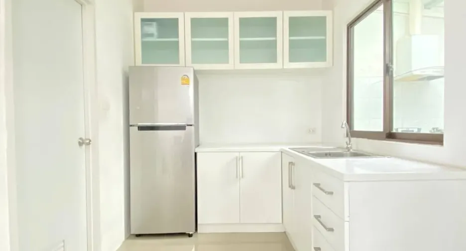 Reihenhaus zur Miete mit 3 Zimmer in Suan Luang, Bangkok