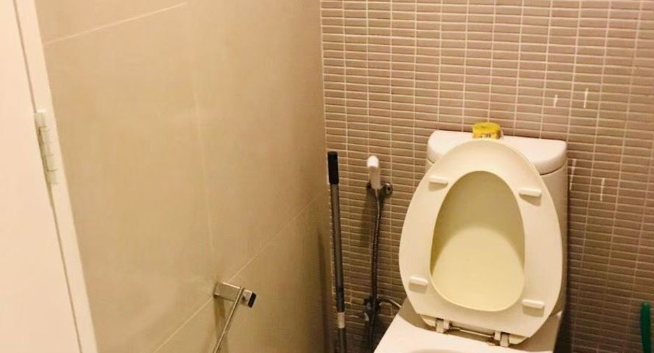 For rent studio condo in Khlong Toei, Bangkok
