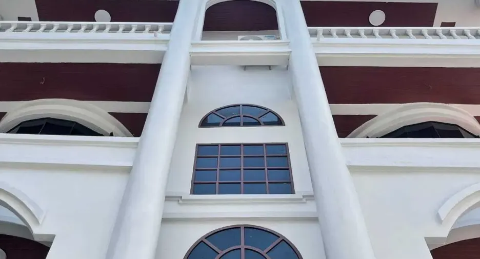For rent 6 bedrooms townhouse in Watthana, Bangkok