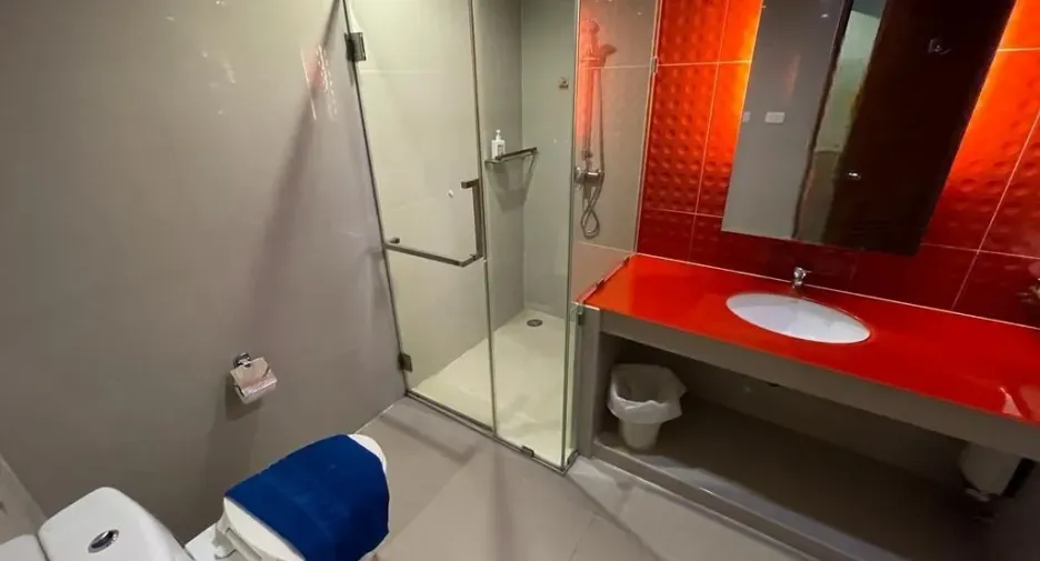 For rent 2 bedrooms apartment in Watthana, Bangkok