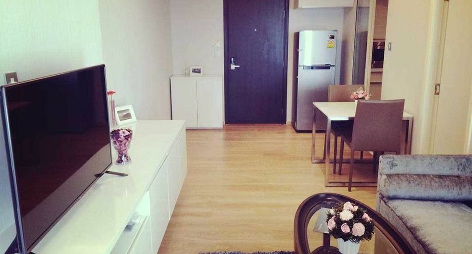 For rent 1 bed condo in Watthana, Bangkok