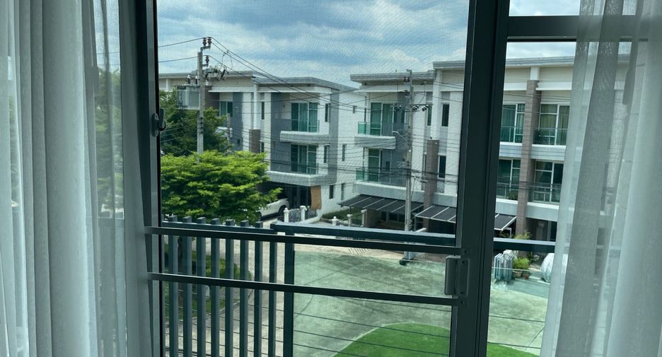 For rent 3 ベッドルーム townhouse in Prawet, Bangkok