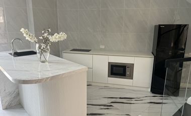 Haus zur Miete mit 5 Zimmer in Watthana, Bangkok