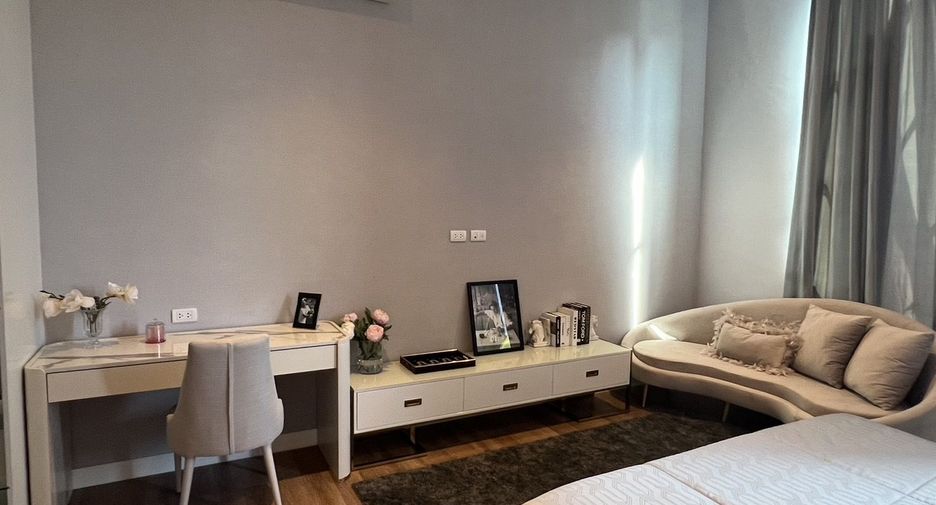 Haus zur Miete mit 5 Zimmer in Watthana, Bangkok