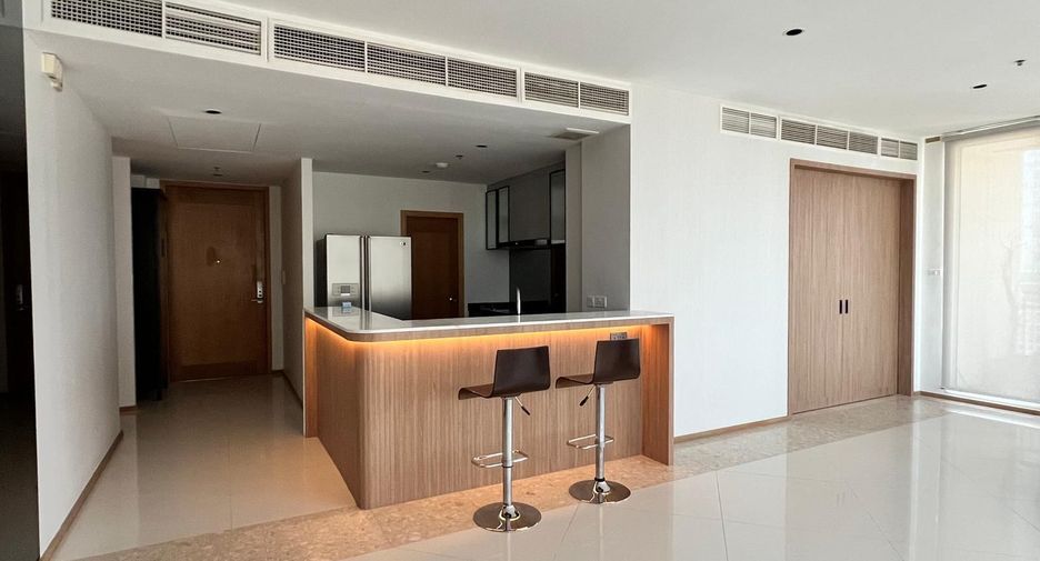 À louer 3 chambres condo à Sathon, Bangkok