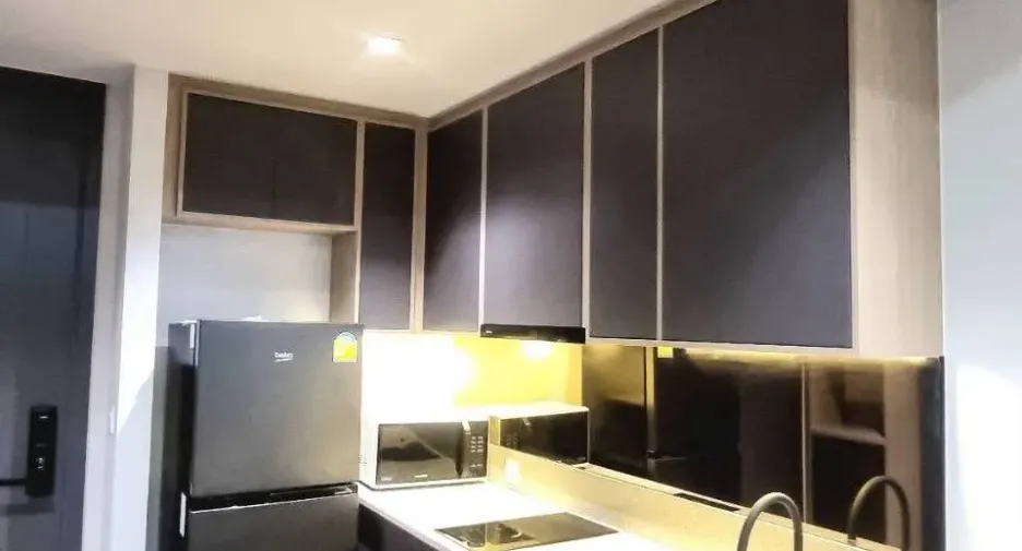 Wohnung zur Miete mit 1 Zimmer in Bang Rak, Bangkok