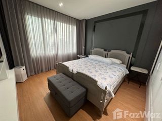 For rent 2 bedrooms condo in Khlong San, Bangkok