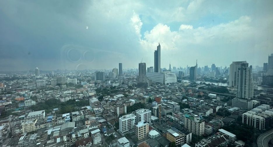 For rent 2 bedrooms condo in Khlong San, Bangkok