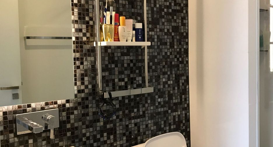 For rent 1 bed condo in Khlong Toei, Bangkok