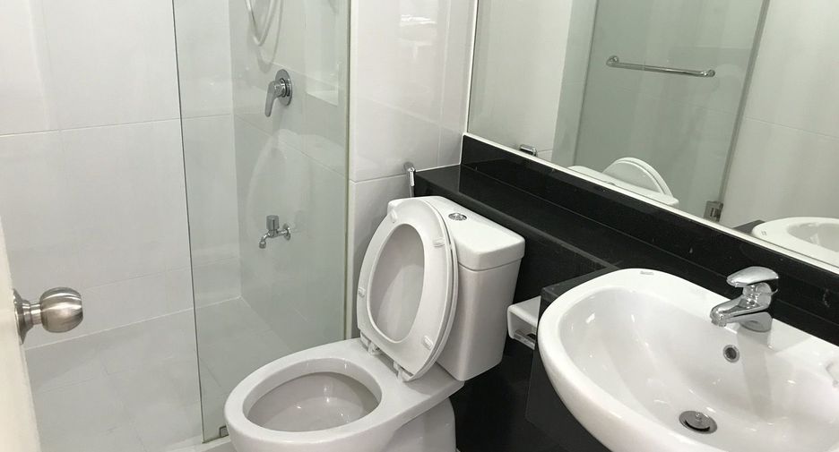 For rent 1 bed condo in Thon Buri, Bangkok