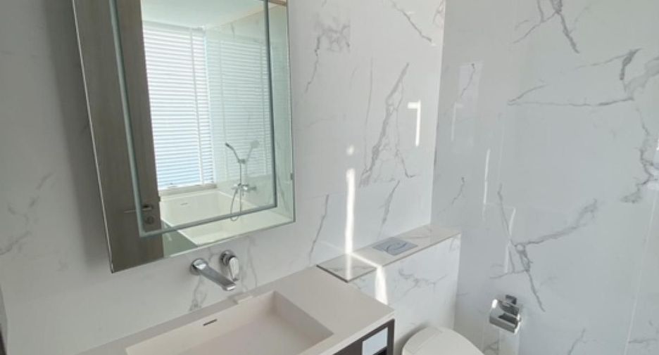 Condo en alquiler de 2 habitaciones en Khlong Toei, Bangkok