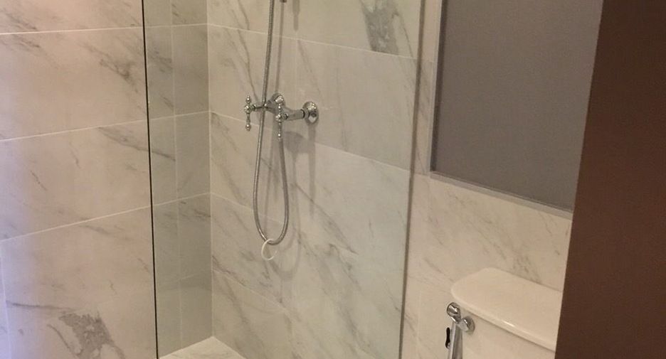 For rent 1 bed condo in Pathum Wan, Bangkok