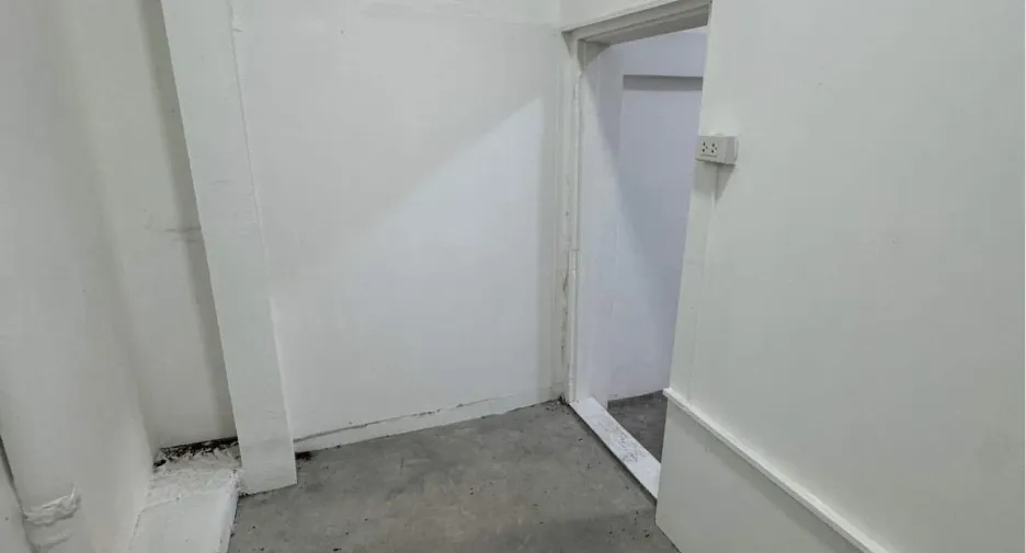 Gewerbefläche zur Miete mit 3 Zimmer in Watthana, Bangkok
