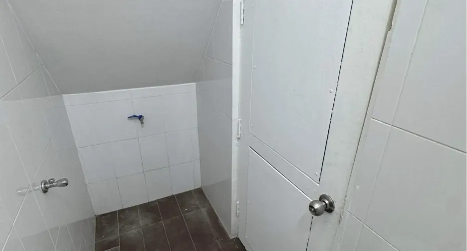 Gewerbefläche zur Miete mit 3 Zimmer in Watthana, Bangkok