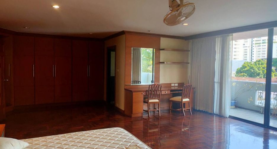 For rent 3 bedrooms condo in Khlong Toei, Bangkok