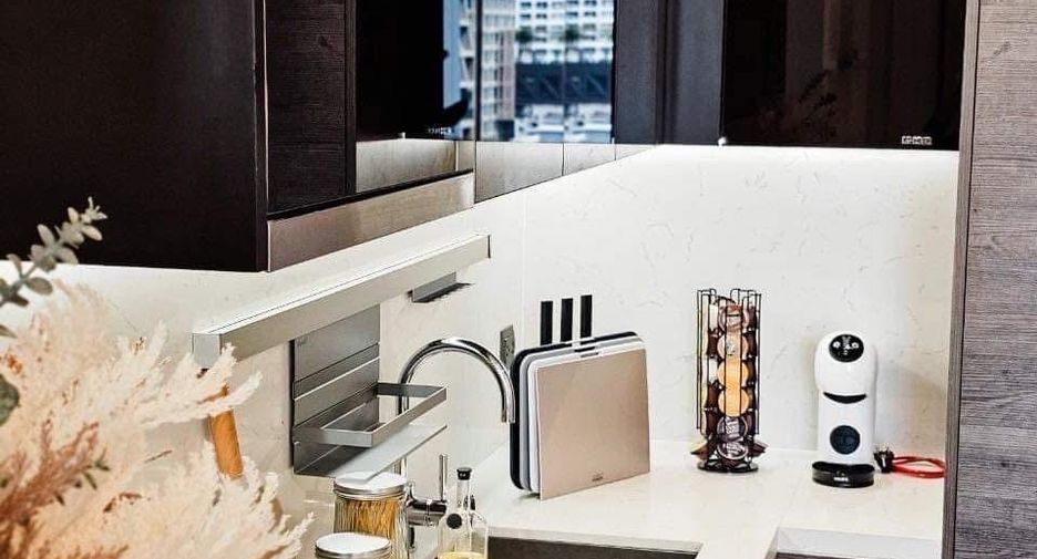 For rent 1 bed condo in Pathum Wan, Bangkok