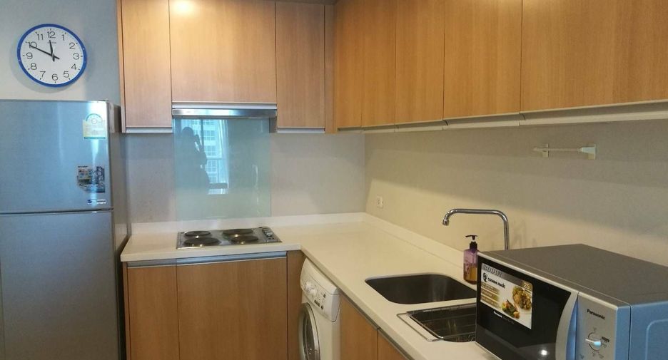 For rent 2 bedrooms condo in Watthana, Bangkok