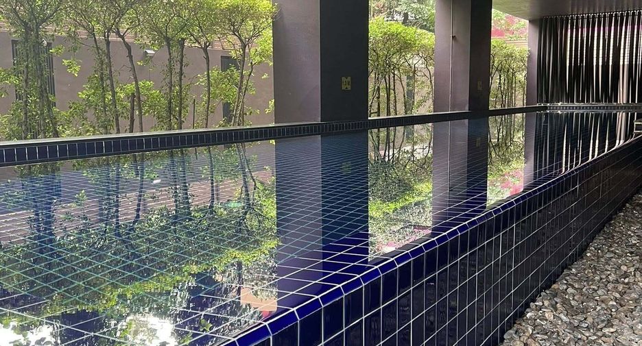 Condo en alquiler de 2 habitaciones en Khlong Toei, Bangkok