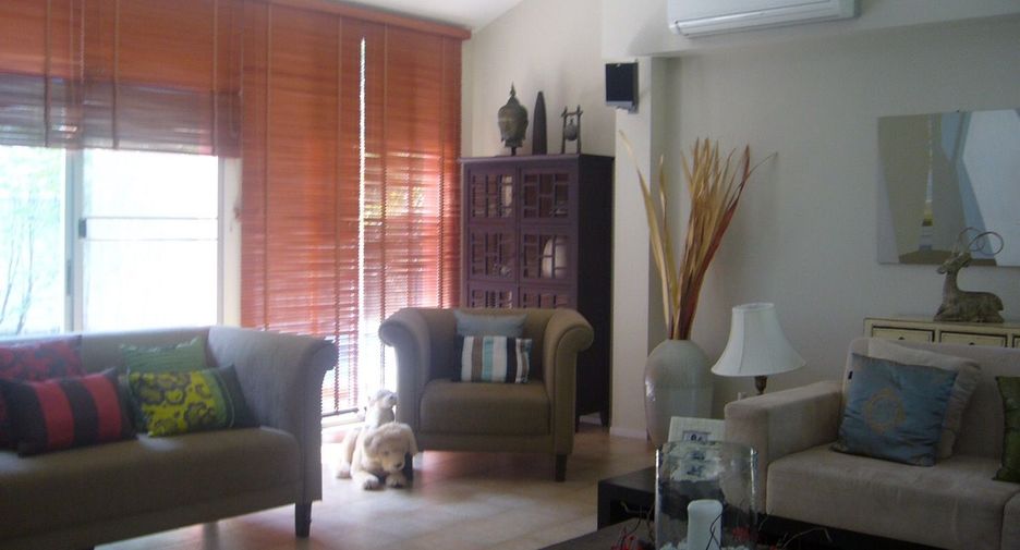 Haus zur Miete mit 3 Zimmer in Bang Kapi, Bangkok