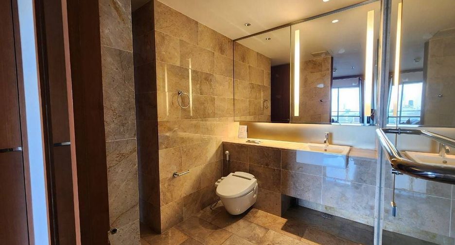 For rent 1 bed condo in Pathum Wan, Bangkok
