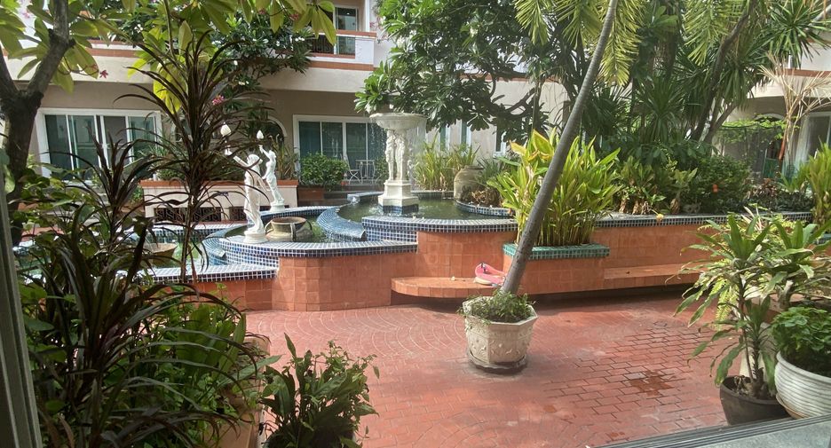 For rent 1 bed apartment in Watthana, Bangkok