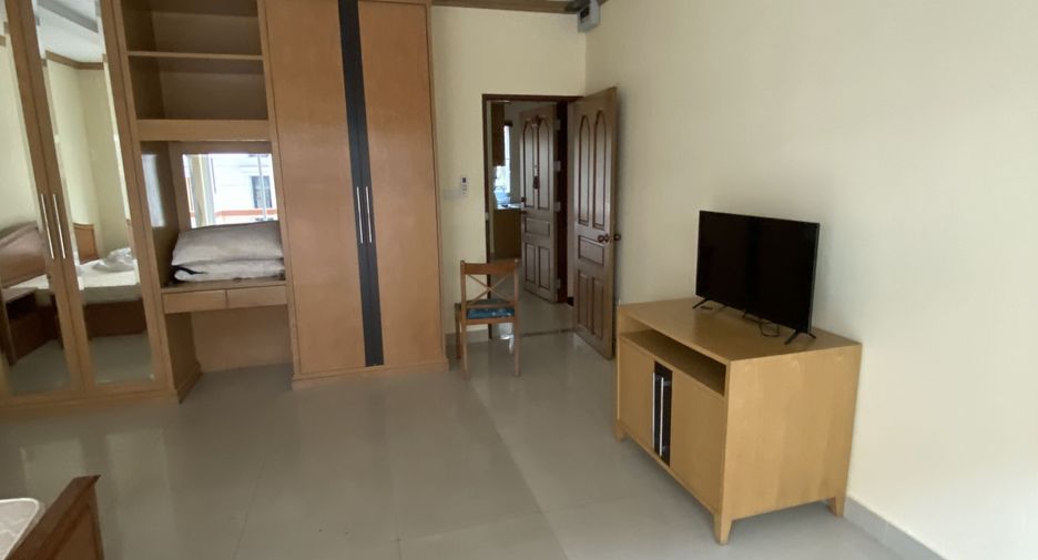 For rent 1 bed apartment in Watthana, Bangkok