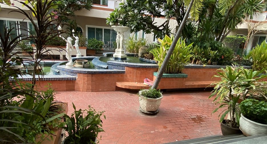 For rent 1 bed apartment in Watthana, Bangkok