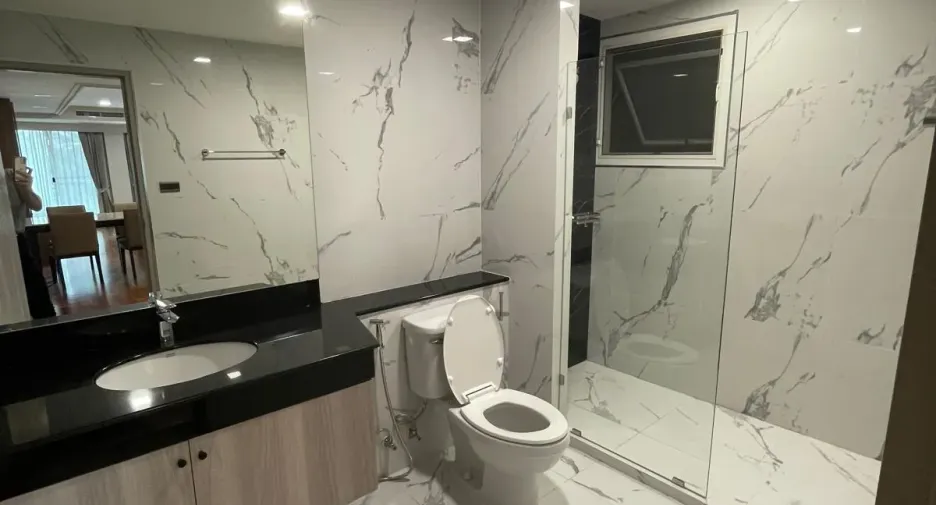 Apartment zur Miete mit 3 Zimmer in Khlong Toei, Bangkok