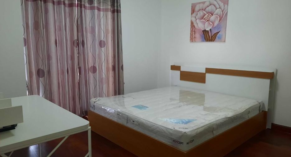 For rent 3 bedrooms condo in Chatuchak, Bangkok