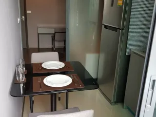 À louer 1 chambre condo à Phra Khanong, Bangkok