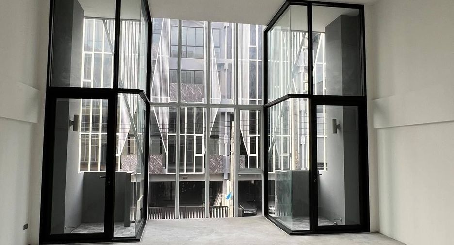 Büro zur Miete mit 2 Zimmer in Bang Khae, Bangkok