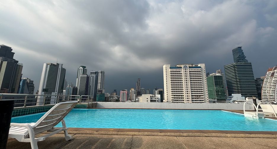 For rent 3 bedrooms apartment in Sathon, Bangkok