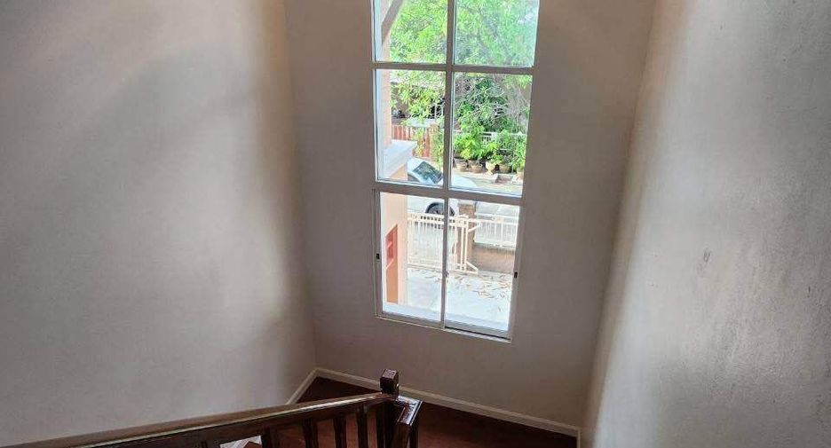 Haus zur Miete mit 4 Zimmer in Bang Khae, Bangkok