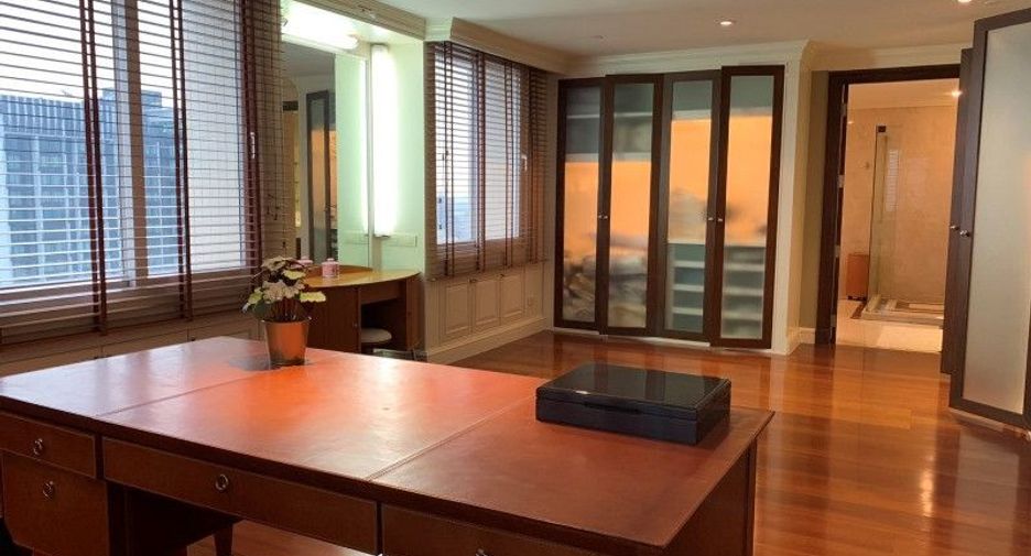 For rent 4 ベッドルーム condo in Khlong Toei, Bangkok