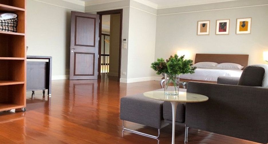 For rent 4 ベッドルーム condo in Khlong Toei, Bangkok
