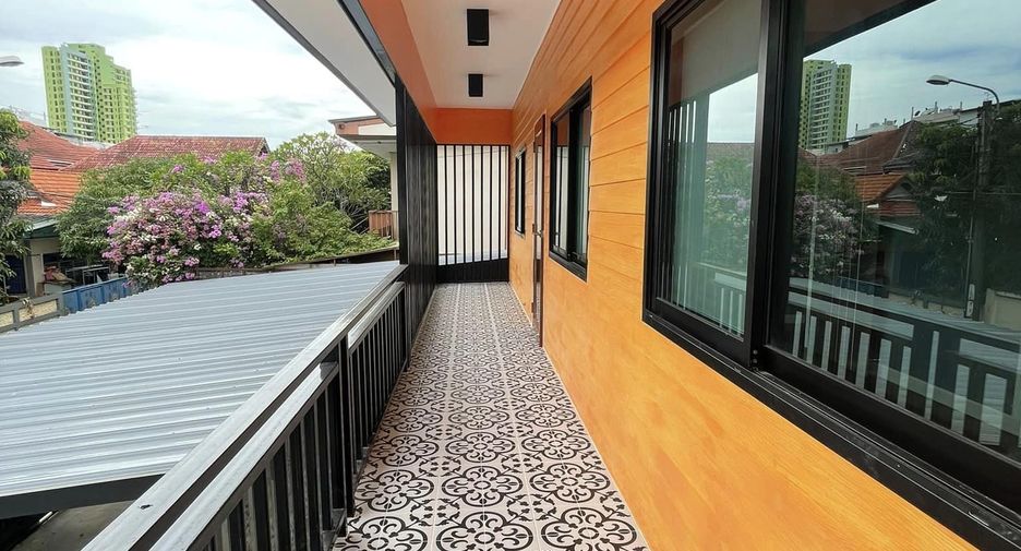 À louer 3 chambres maison à Chom Thong, Bangkok