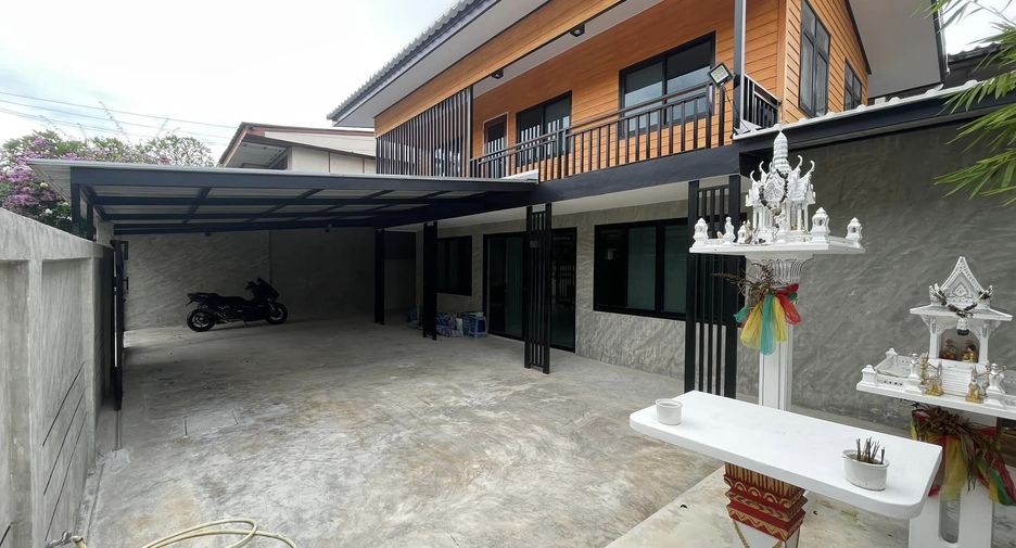 À louer 3 chambres maison à Chom Thong, Bangkok