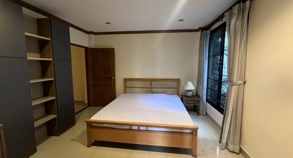 For rent 3 bedrooms condo in Watthana, Bangkok