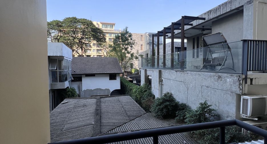 For rent 3 bedrooms condo in Watthana, Bangkok