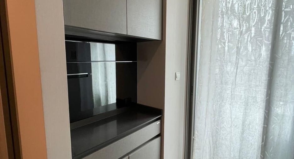 Condo en alquiler de 1 habitaciones en Khlong Toei, Bangkok