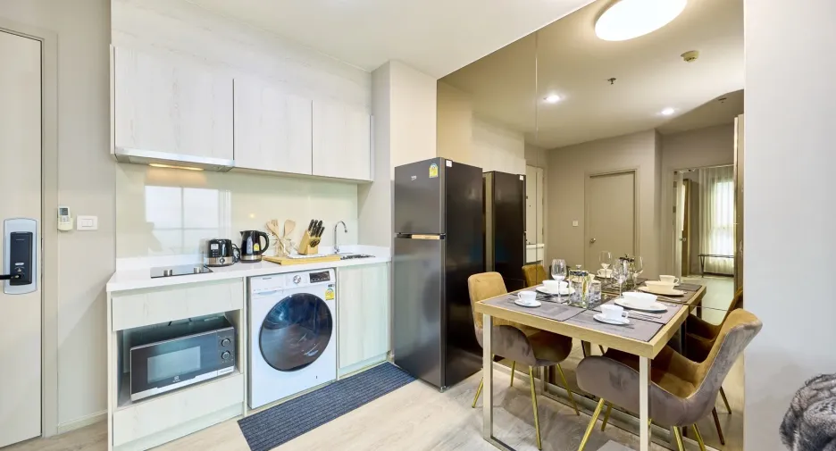 For rent 2 bedrooms condo in Khlong Toei, Bangkok