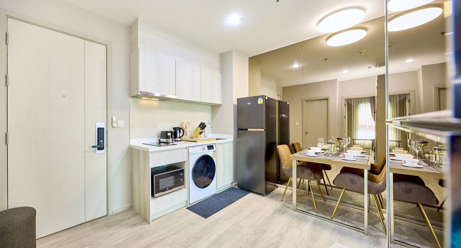 For rent 2 bedrooms condo in Khlong Toei, Bangkok