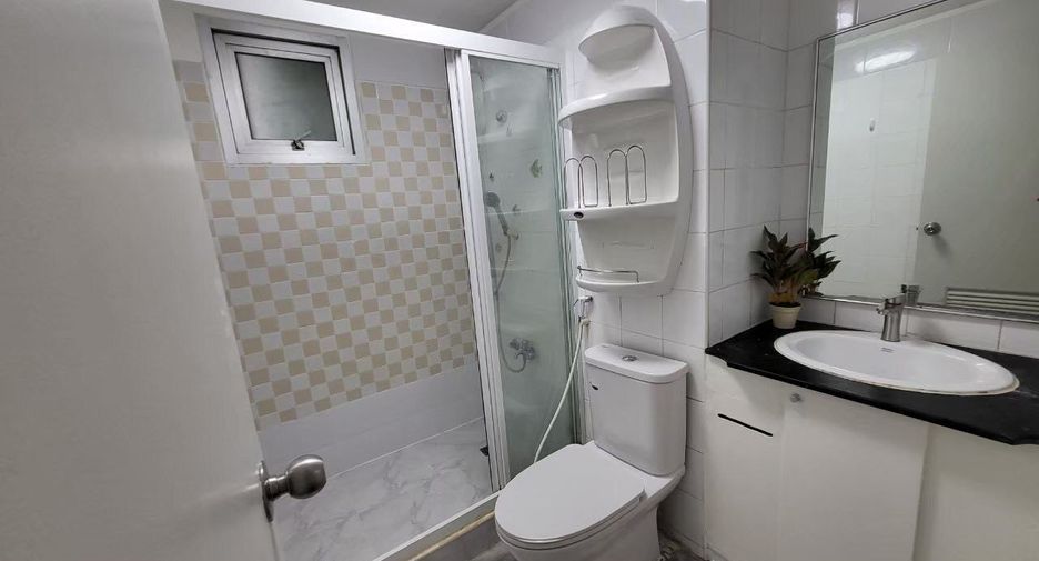 For rent 3 bedrooms condo in Yan Nawa, Bangkok