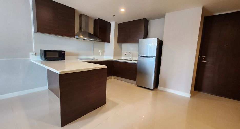 For rent 2 bedrooms condo in Pathum Wan, Bangkok