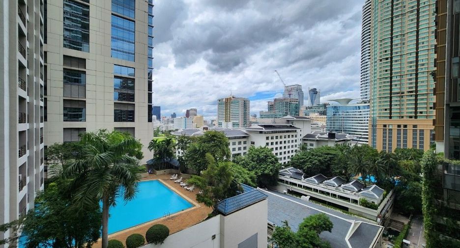 For rent 2 bedrooms condo in Pathum Wan, Bangkok