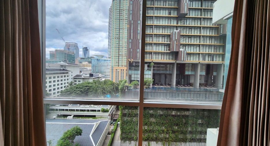 For rent 2 bedrooms condo in Pathum Wan, Bangkok