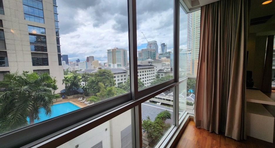 For rent 2 bedrooms condo in Pathum Wan, Bangkok