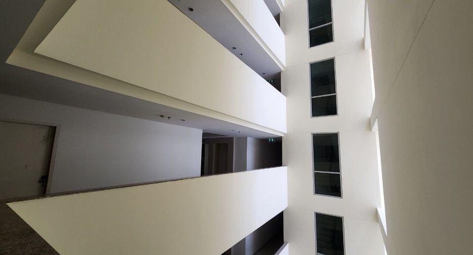 For rent 2 bedrooms condo in Pathum Wan, Bangkok