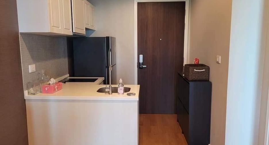 Condo en alquiler de 1 habitaciones en Khlong Toei, Bangkok
