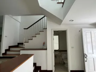 For rent 3 bedrooms townhouse in Bang Na, Bangkok